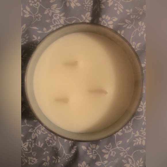 BBW mahogany vanilla 3 wick candle - Picture 2 of 3